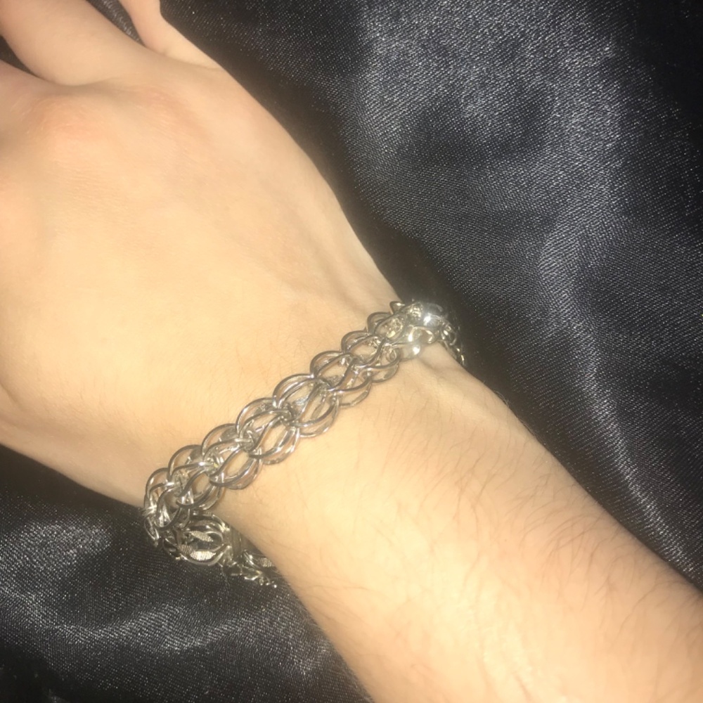 EUC Vintage 1970s Sterling silver charm bracelet